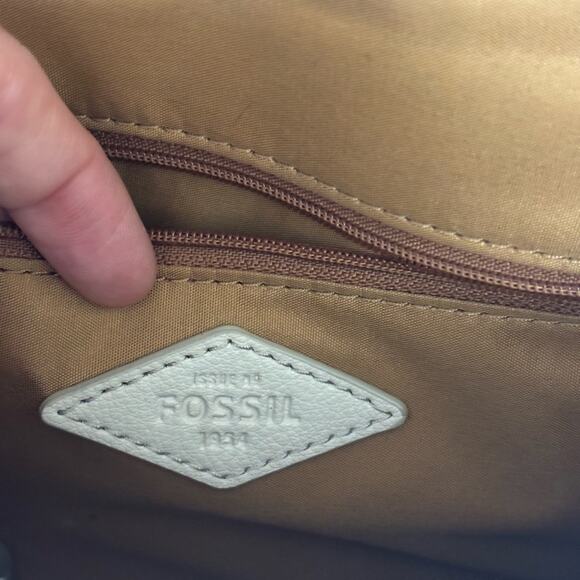 Fossil Ainsley Small Twist Lock Crossbody Bag in Light Floral - Picture 7 of 7